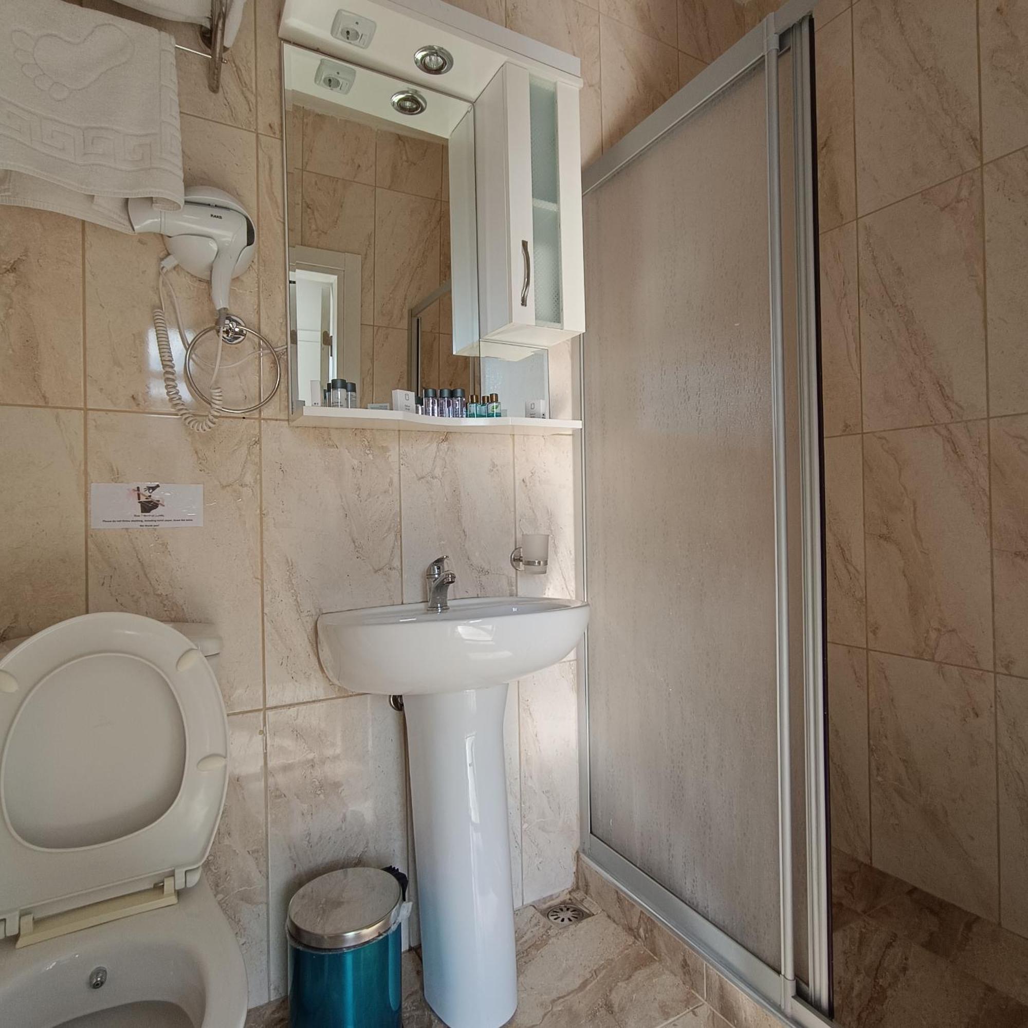 Efzen Otel *